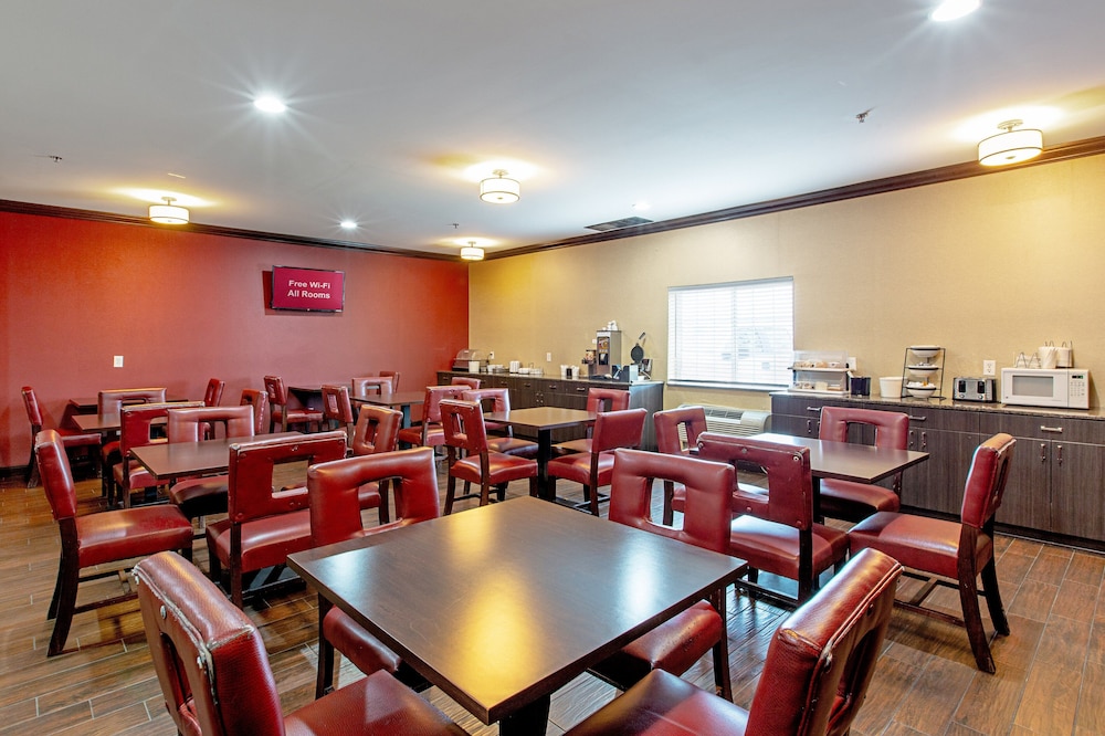 Red Roof Inn & Suites Omaha Council Bluffs - photo 49