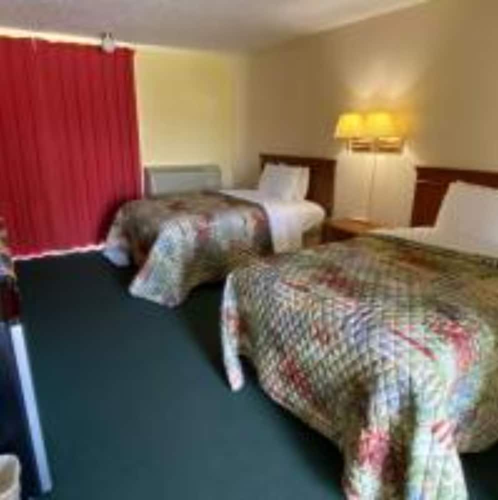 Lake Country Inn - photo 13