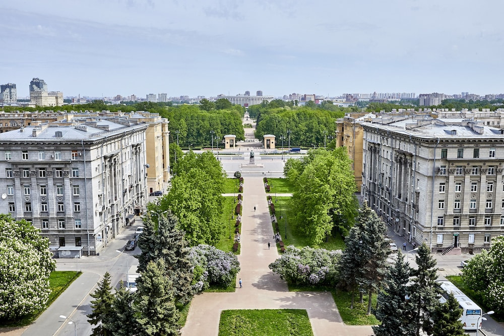 Rossiya Hotel — hotel in Saint Petersburg