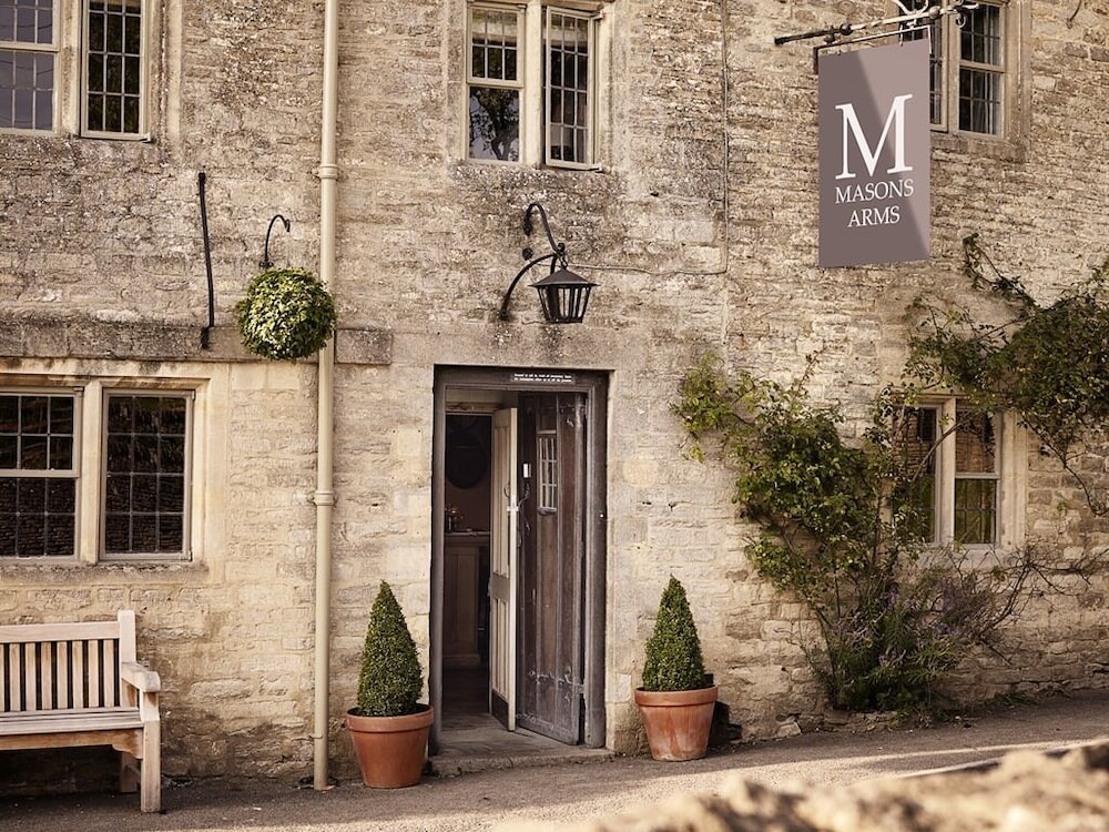 The Masons Arms — hotel in Cirencester
