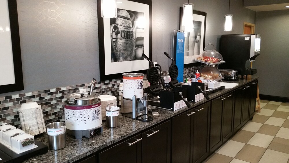 Hampton Inn Cortland - photo 47