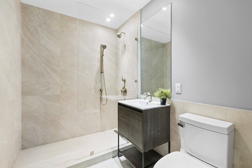 Global Luxury Suites at The Arches - photo 93