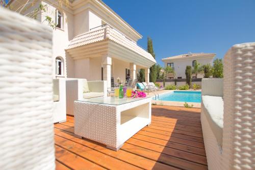 Blue Water Bay Villas