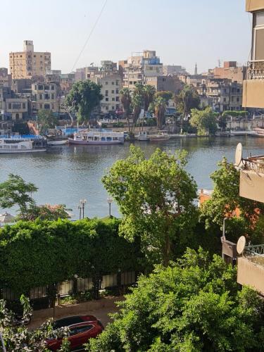 Partial Nile View 2 Bedroom Appartment in Zamalek Cairo Newly Renovated — 4-Star Luxury Hotel in Cairo, Egypt