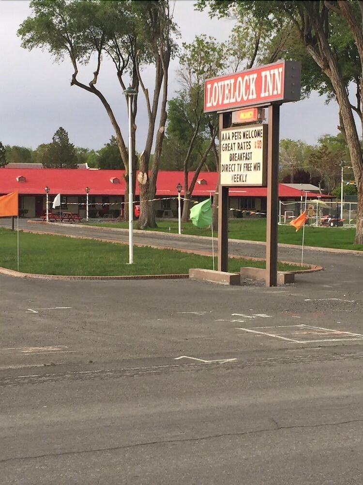 Lovelock Inn - photo 20
