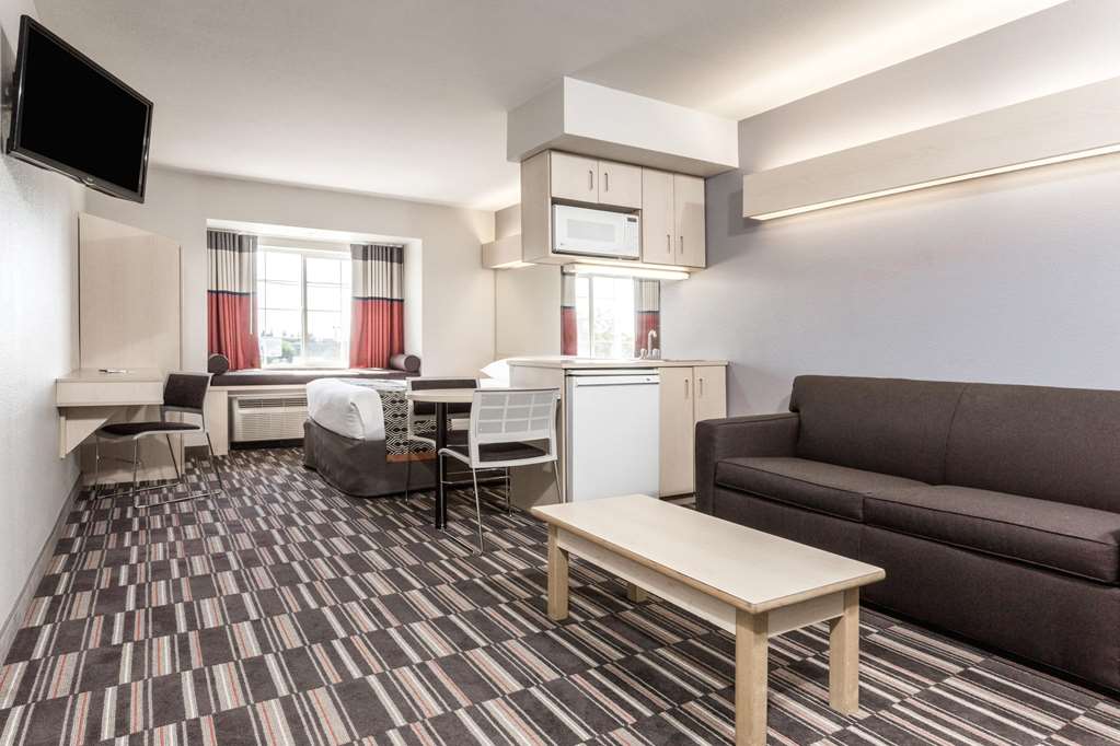 Microtel Inn & Suites by Wyndham Modesto Ceres - photo 11