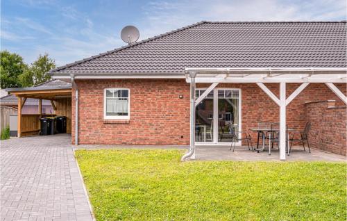 2 Bedroom Pet Friendly Home In Stapel — 4-Star Luxury Hotel in Suederstapel, Germany