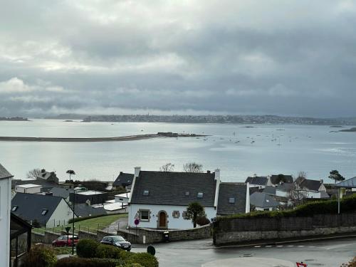 La Bidouric Jacuzzi in Saint-Pol-De-Leon, France