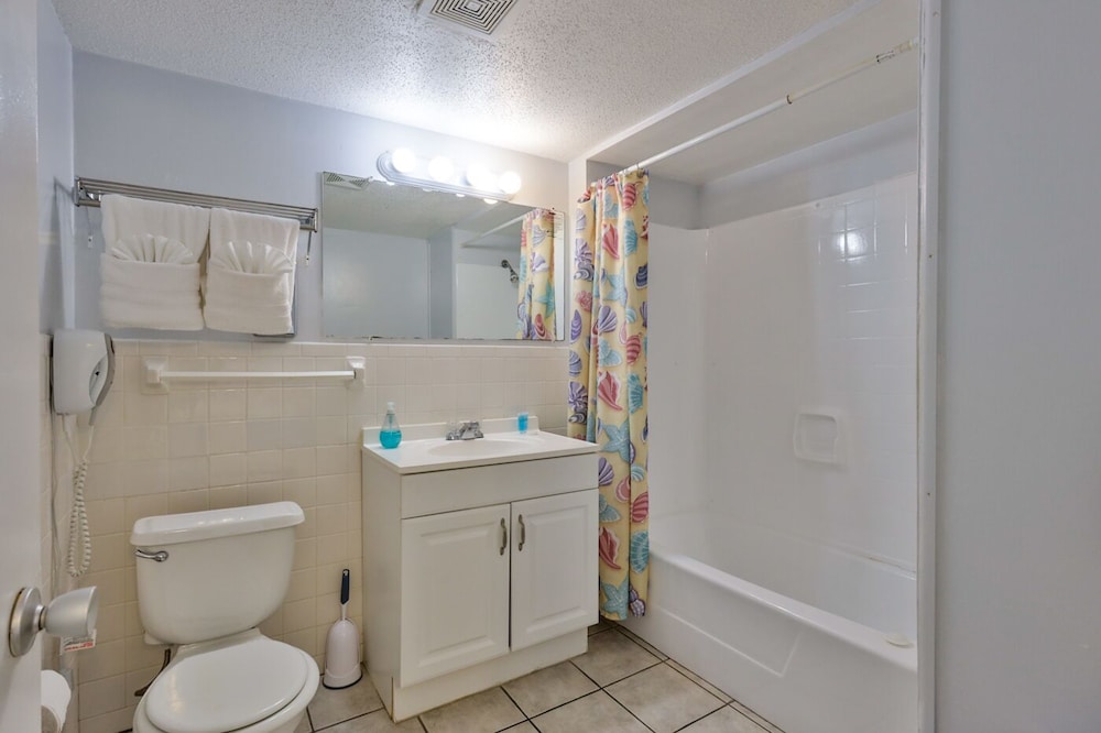 Coastal Waters Inn - photo 161