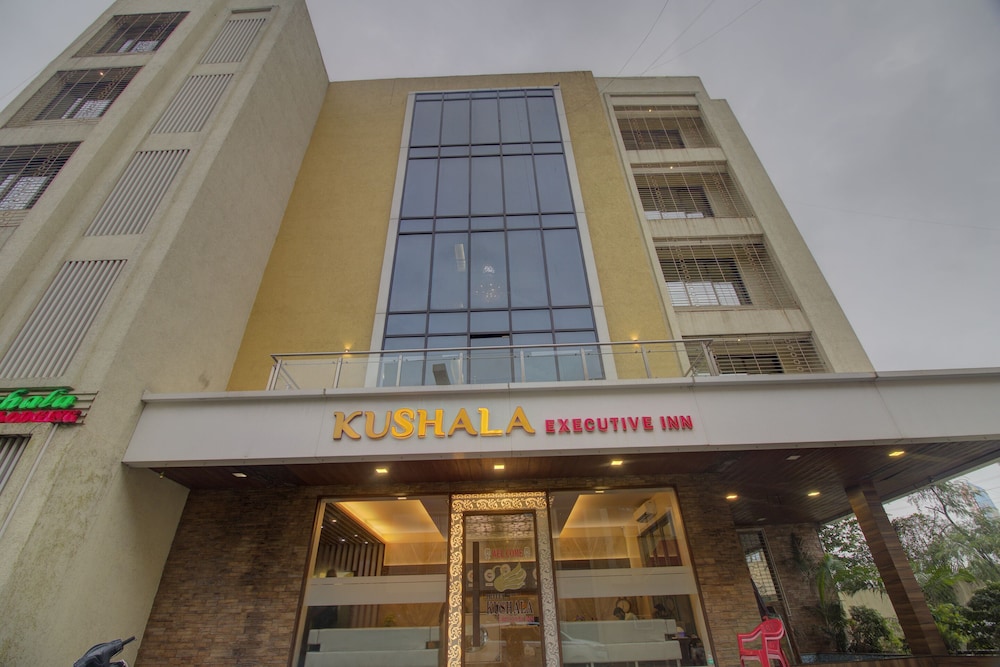 OYO 7158 Hotel Kushala Executive Inn in Kalyan, India