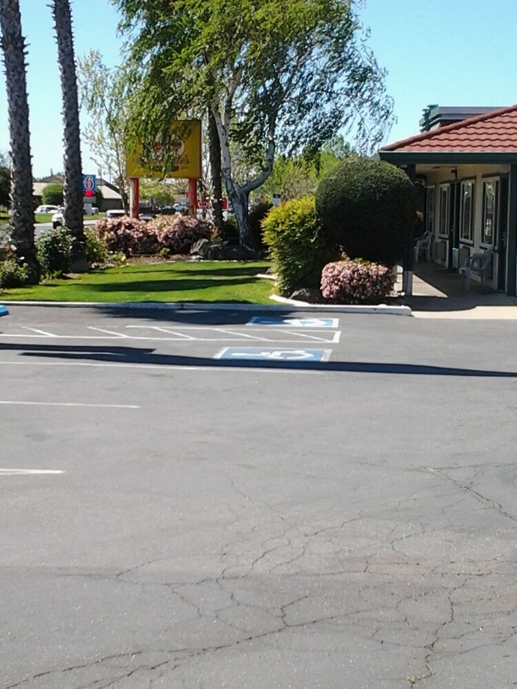Holiday Motel Oakdale - photo 27