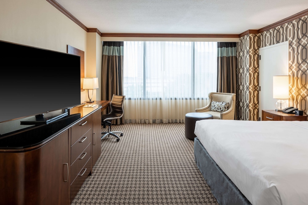 Hilton Alexandria Mark Center - photo 24