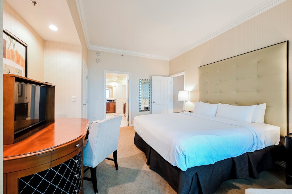 StripViewSuites at Signature - photo 40