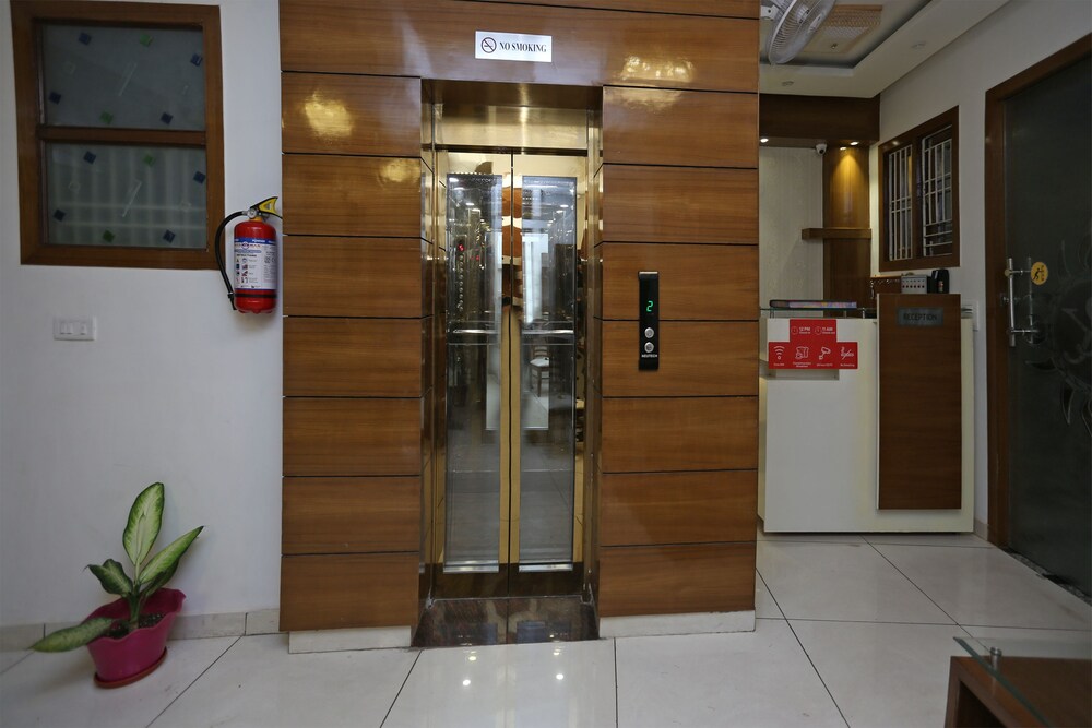 OYO Townhouse 099 Sector 38