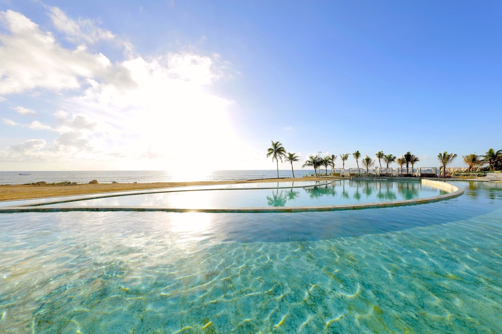 Infinity pool