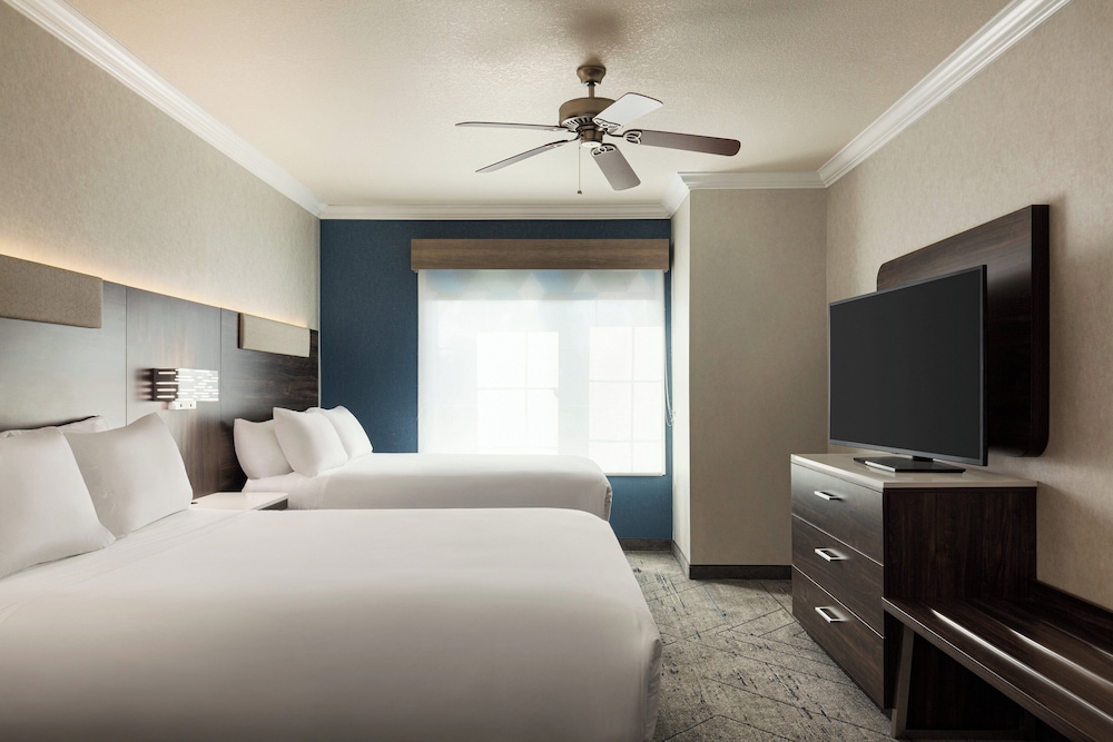 Holiday Inn Express and Suites Bakersfield Central by IHG - photo 14