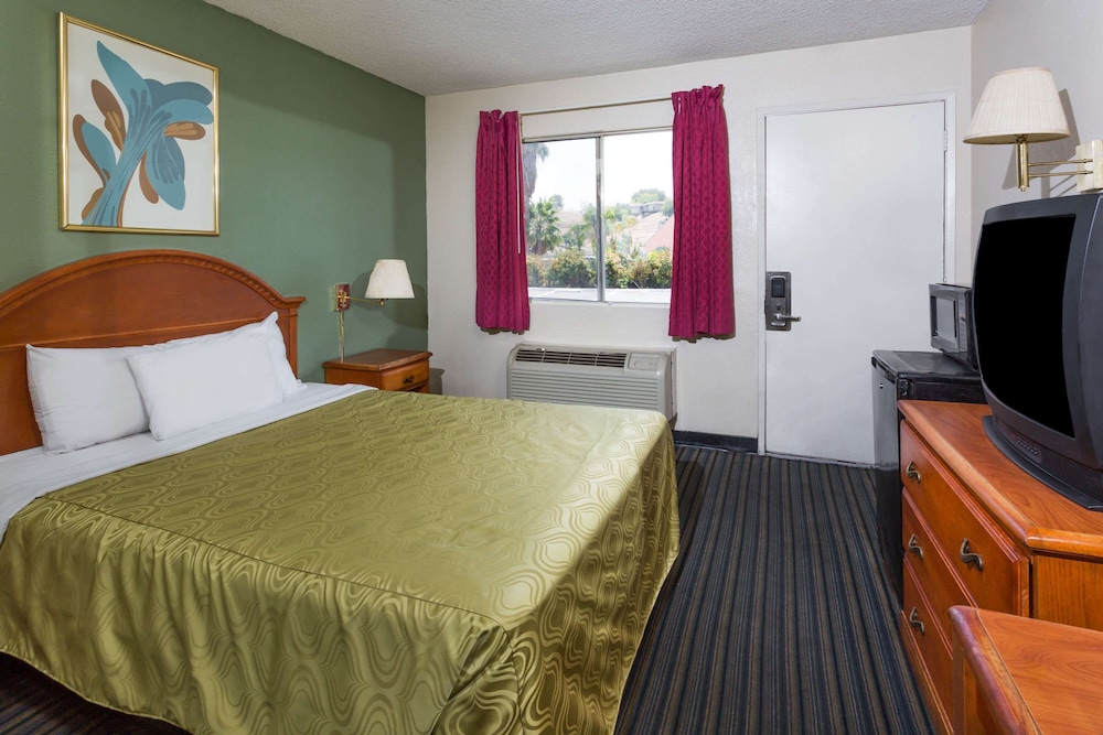 Days Inn by Wyndham San Bernardino - photo 5
