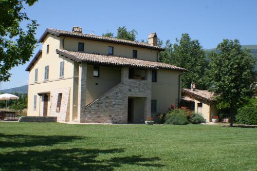 Residenza Isabella — 4-Star Luxury Hotel in Spello, Italy