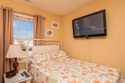 A Beach Music Paradise Too by Oak Island Accommodations - photo 10