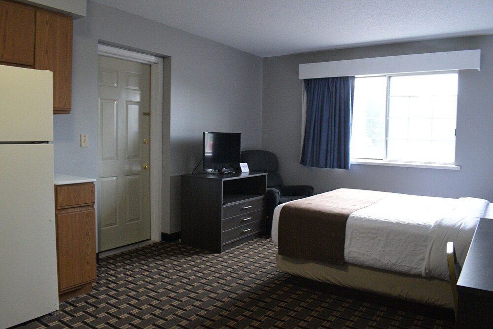 Adams Inn - photo 17