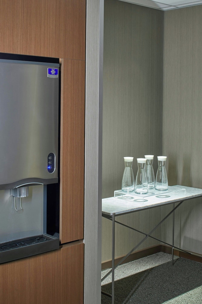 AC Hotel by Marriott Atlanta Airport Gateway - photo 52