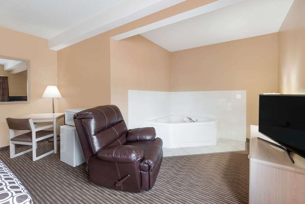 Super 8 by Wyndham Fort Dodge IA - photo 11