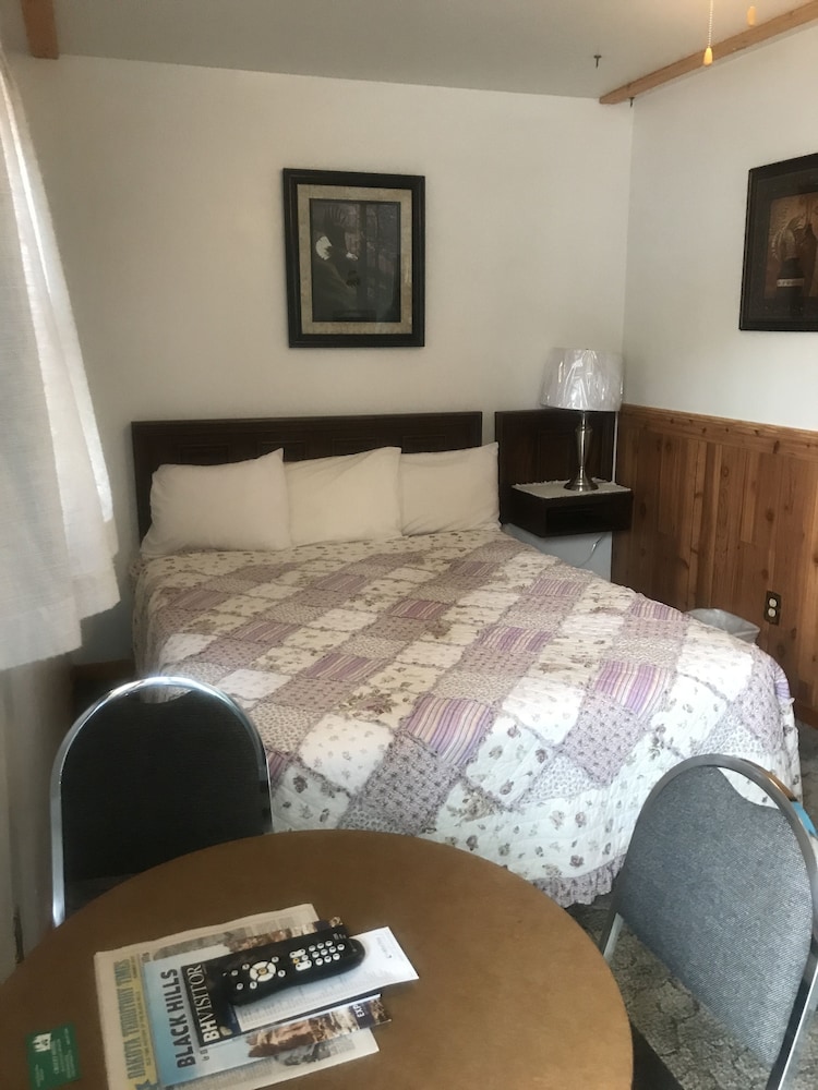 Chalet Motel - photo 5