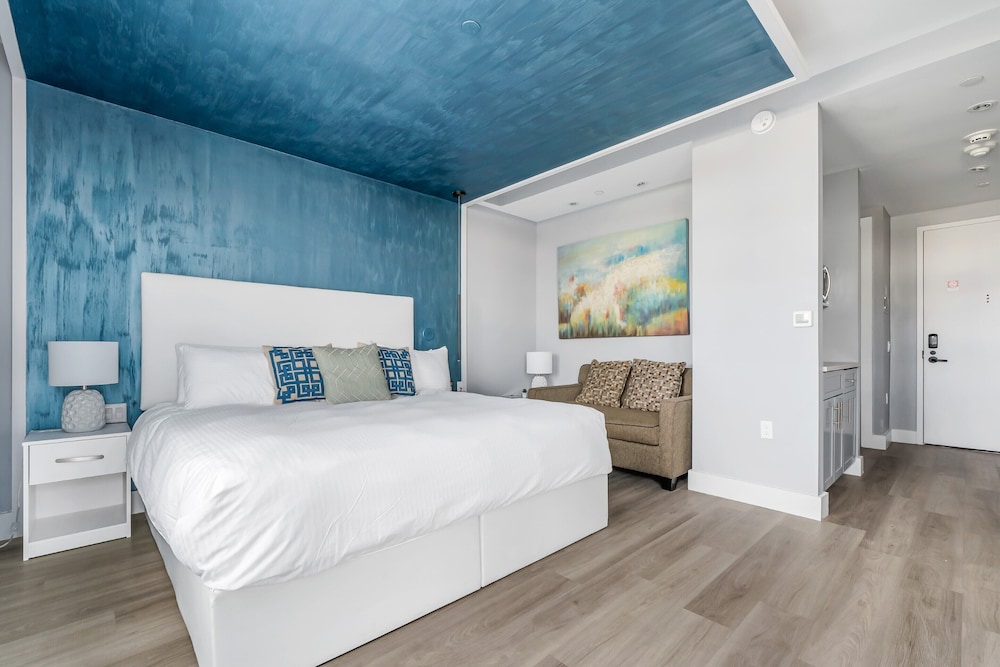 Global Luxury Suites at The Arches - photo 39