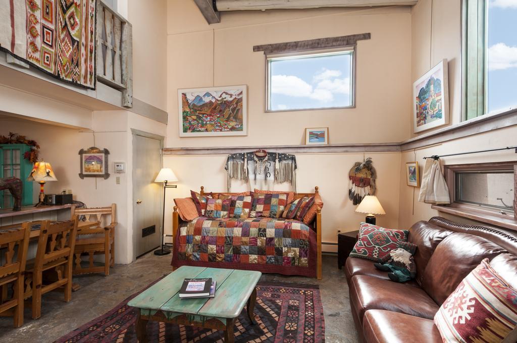 Inger Jirby's Guest Houses - photo 13