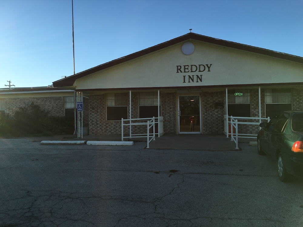 Reddy Inn And Suites — Albany