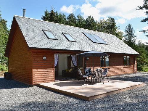 Mountshade - carbon neutral hotel in Unknown City