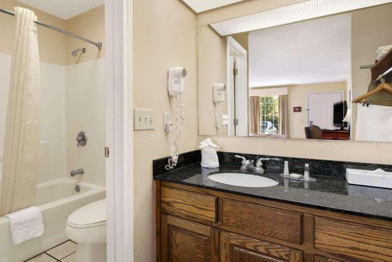 Baymont by Wyndham Eufaula - photo 6