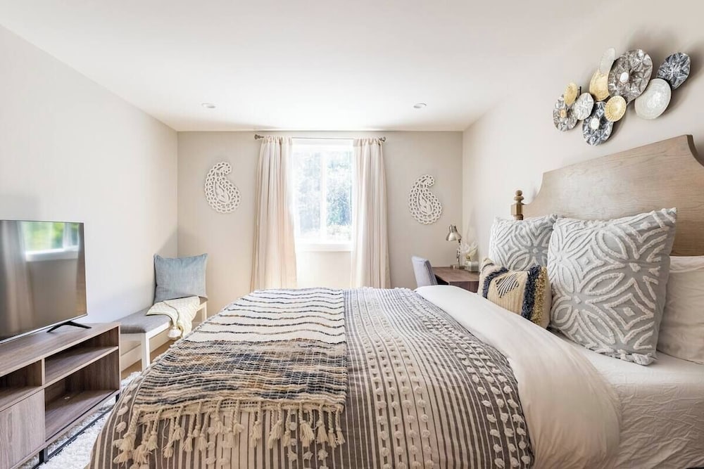 67 Alta Vista Way in Daly City, United States