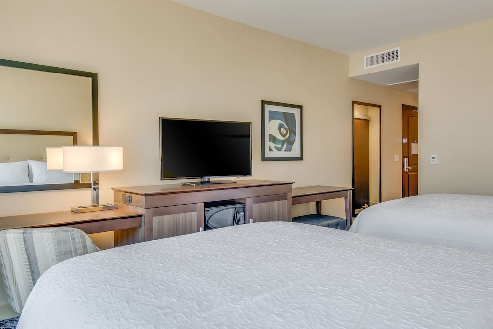 Hampton Inn & Suites Los Angeles Glendale - photo 24