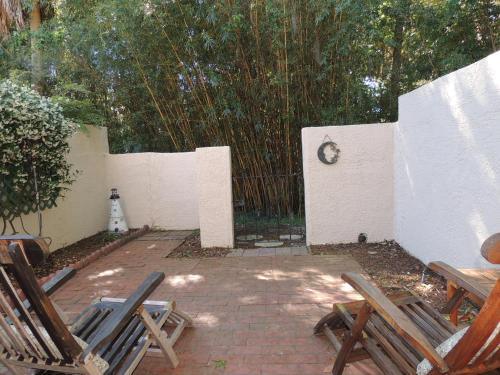 2 Bedrooms 2 Bathrooms Sleeps seven Bikes & Beach Gear included - photo 11