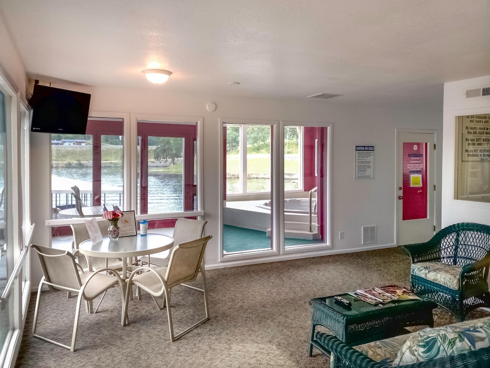 Lakewood Resort by EVRentals - photo 14