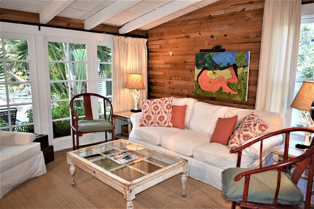 Simonton Court Historic Inn & Cottages - photo 20