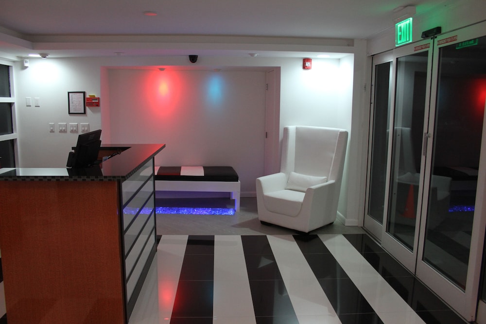 Lotus Boutique Inn & Suites - photo 2