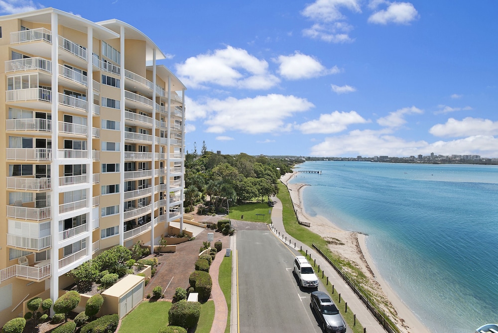 Riviere on Golden Beach — 4-Star Luxury Hotel in Golden Beach, Australia