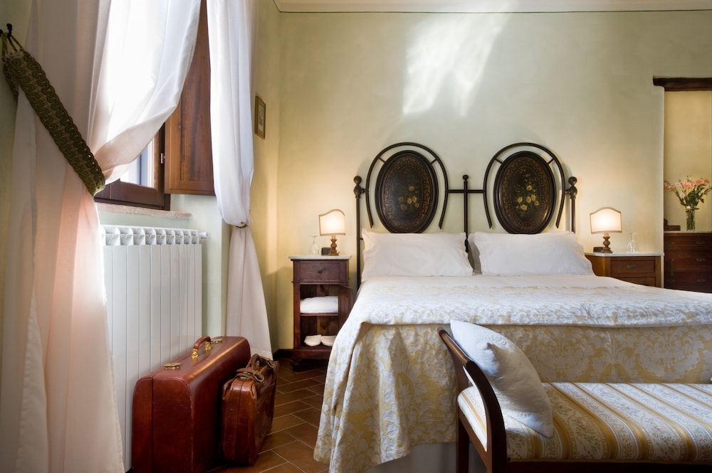 Torre Palombara Dimora Storica — 4-Star Luxury Hotel in Narni, Italy