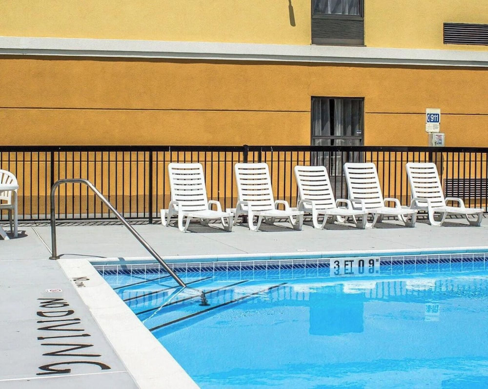 Comfort Inn Dunn near I 95 - photo 13