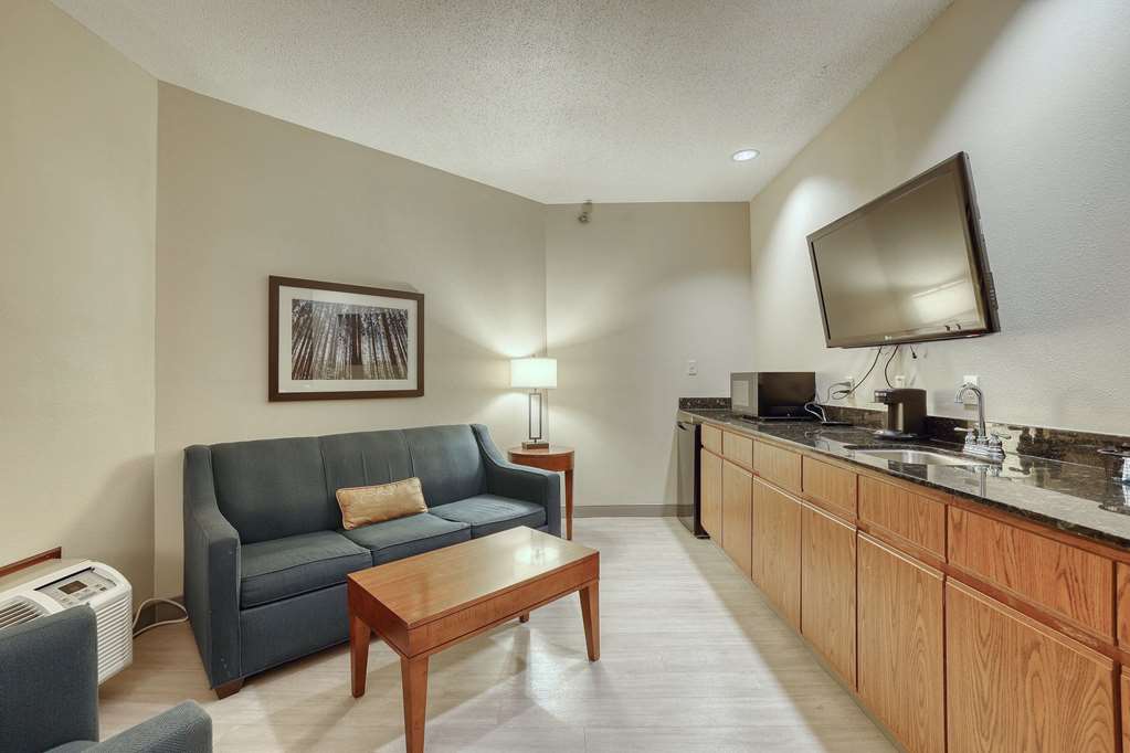 Comfort Suites Appleton Airport - photo 46