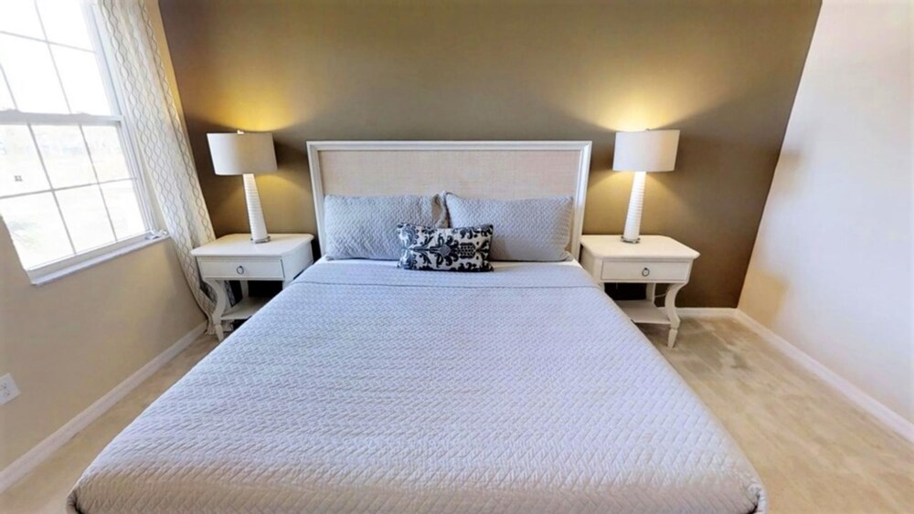 Golden Palms Vacation Resort Eight bedroom - photo 24