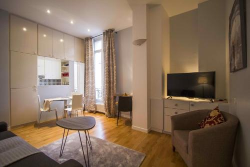 Saint Honore Apartment — Paris — photo 5