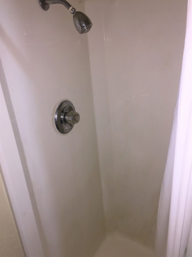 Economy Inn Lawton - photo 28