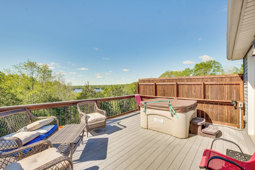 Lake view Kentucky Getaway w Resort Amenities — hotel in Taylorsville