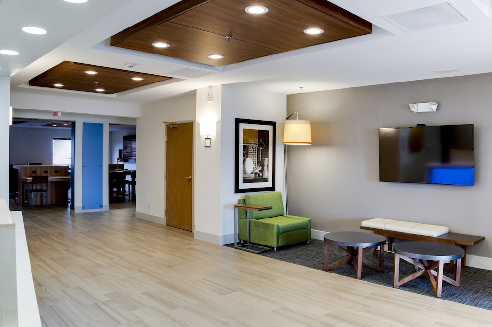 Holiday Inn Express Hotel & Suites Jacksonville an IHG Hotel - photo 3