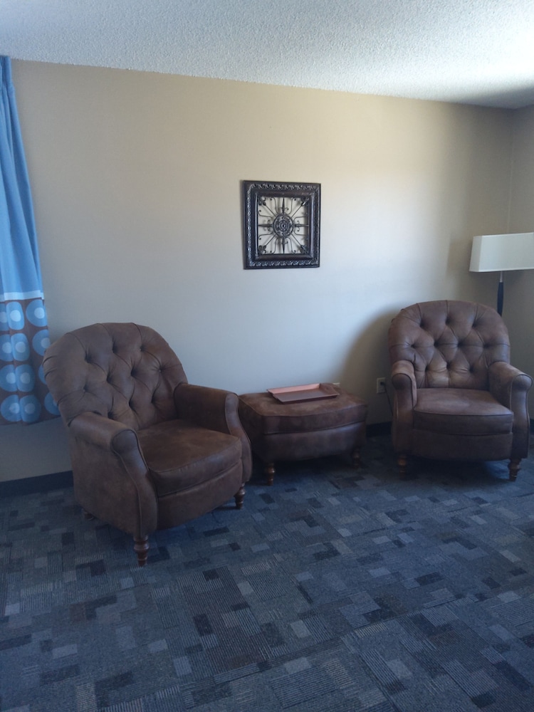 Super 8 by Wyndham Estherville - photo 16