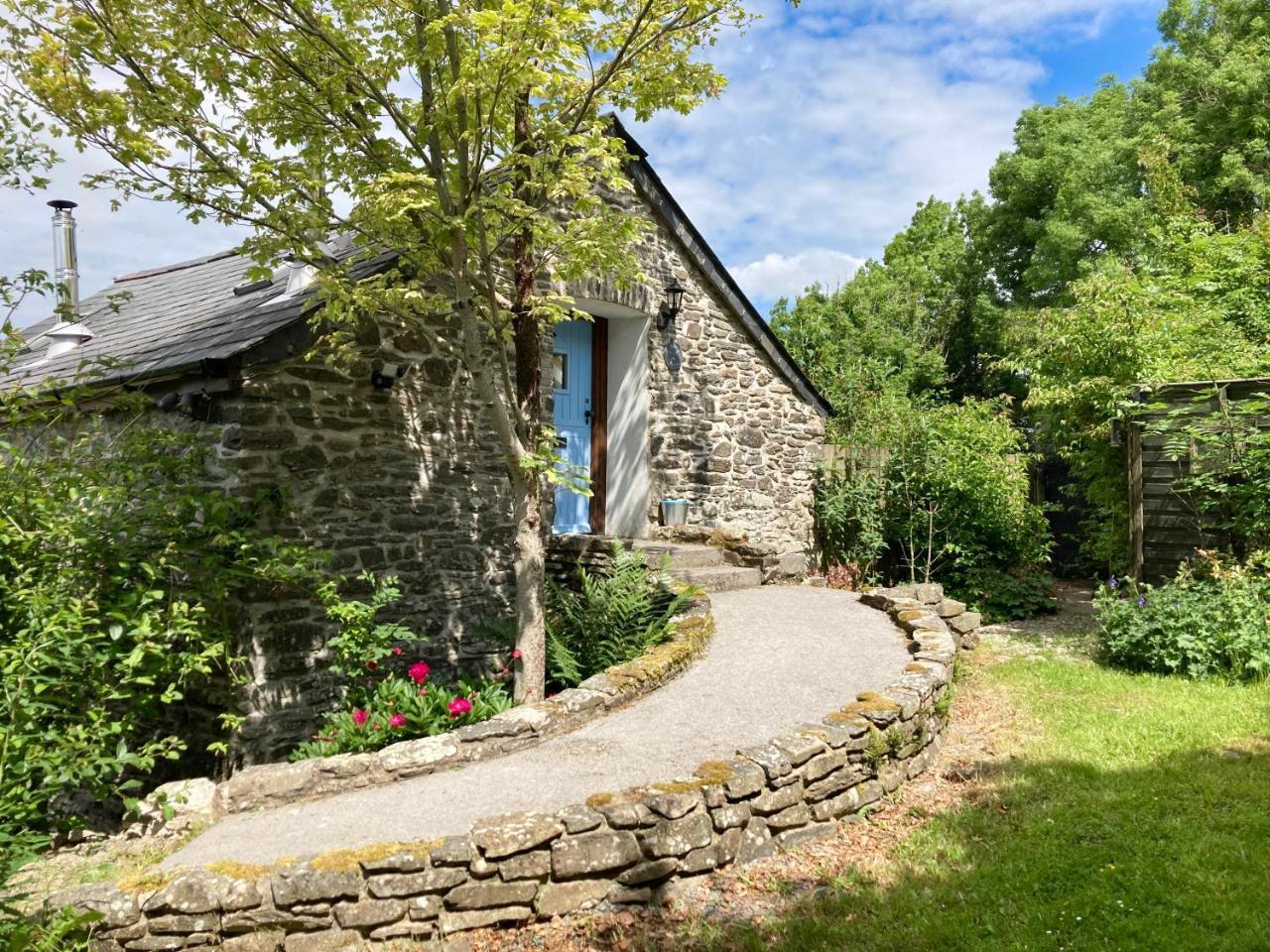 Coedmor Cottages in Lampeter, United Kingdom