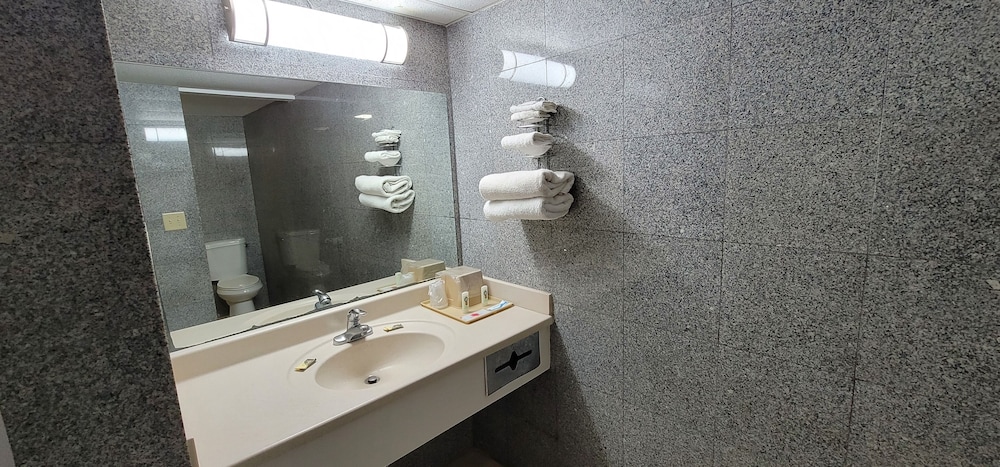 Capital Inn - photo 31